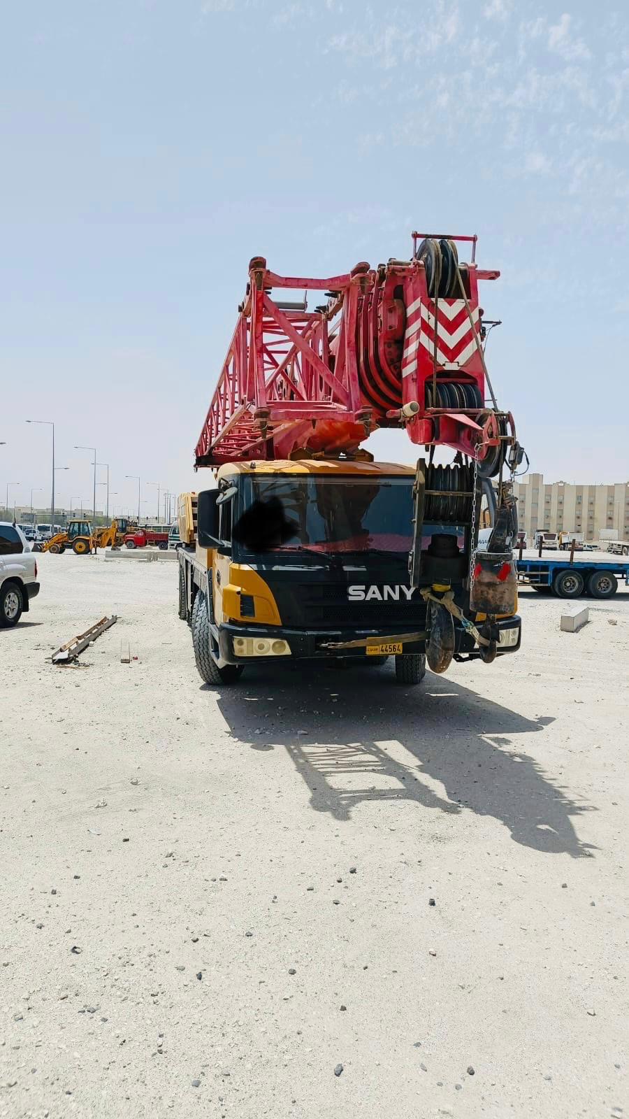 50 ton Sany mobile crane, red boom extended