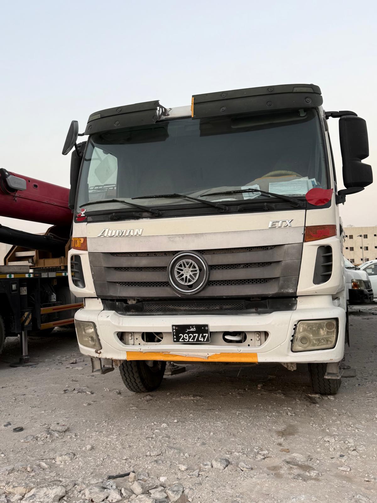 Auman boom truck front view, plate 292747